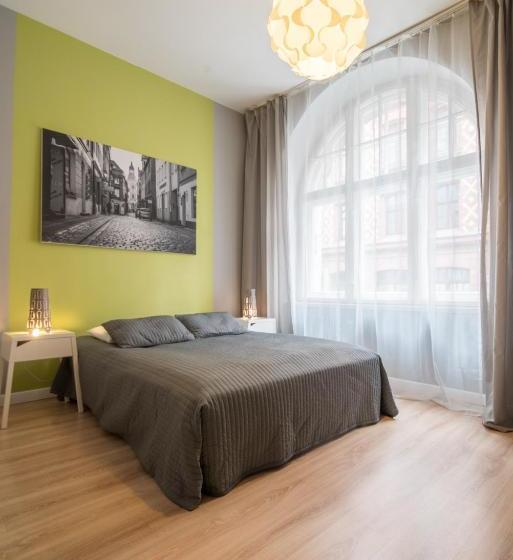 هتل Apartments Old Town 1