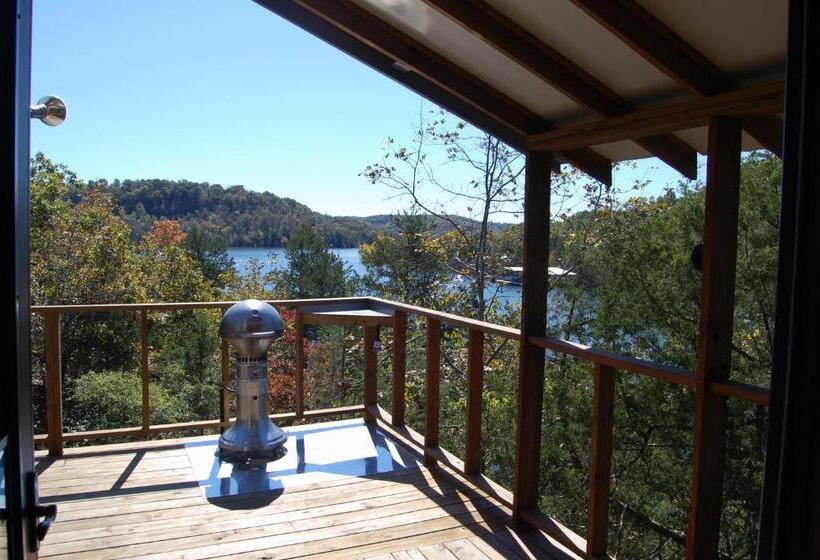 فندق Beaver Lakefront Cabins   Couples Only Getaways