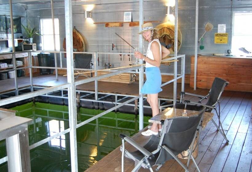 فندق Beaver Lakefront Cabins   Couples Only Getaways