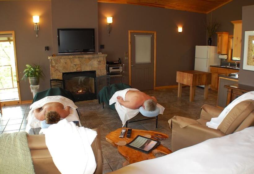 فندق Beaver Lakefront Cabins   Couples Only Getaways