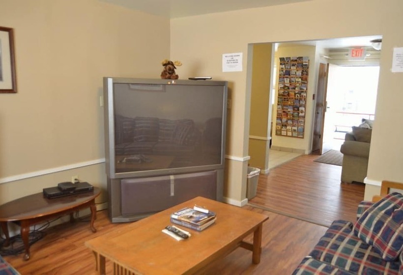 فندق Bent Prop Inn & Hostel Downtown