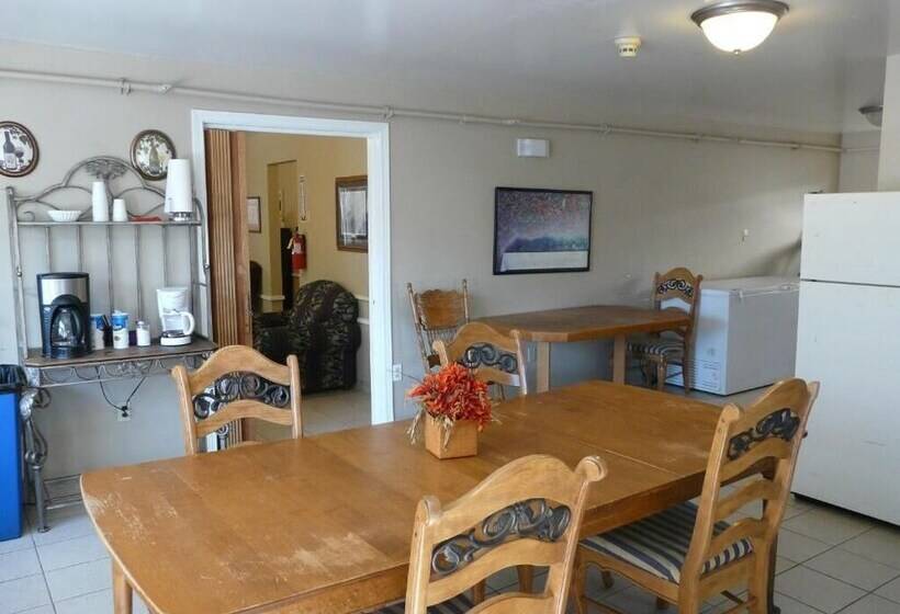 فندق Bent Prop Inn & Hostel Downtown