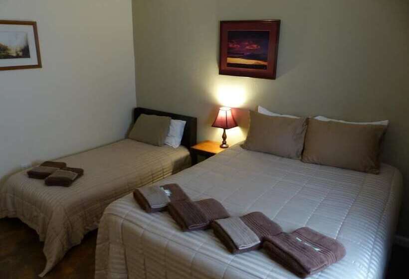 فندق Bent Prop Inn & Hostel Downtown