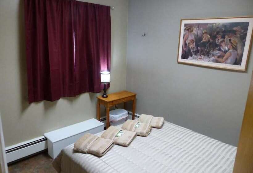 فندق Bent Prop Inn & Hostel Downtown