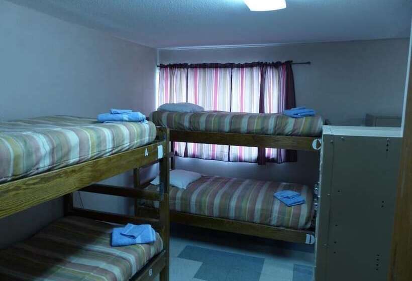 فندق Bent Prop Inn & Hostel Downtown