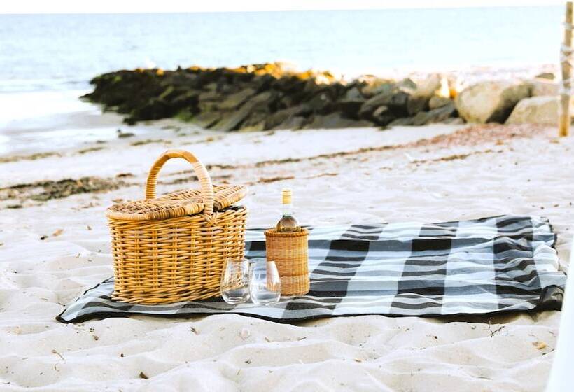 酒店 By The Sea Guests Bed & Breakfast & Suites