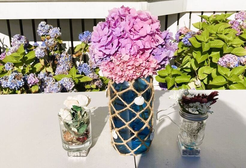 酒店 By The Sea Guests Bed & Breakfast & Suites