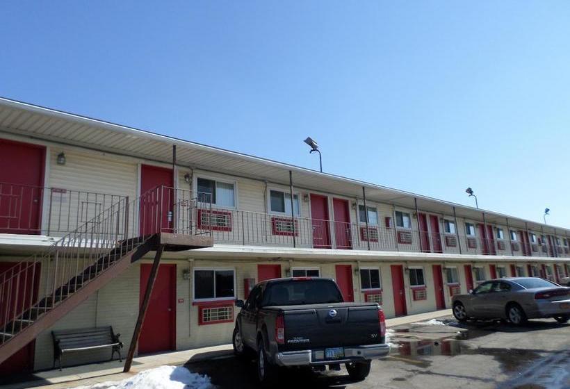 호텔 Camelot Inn Elyria