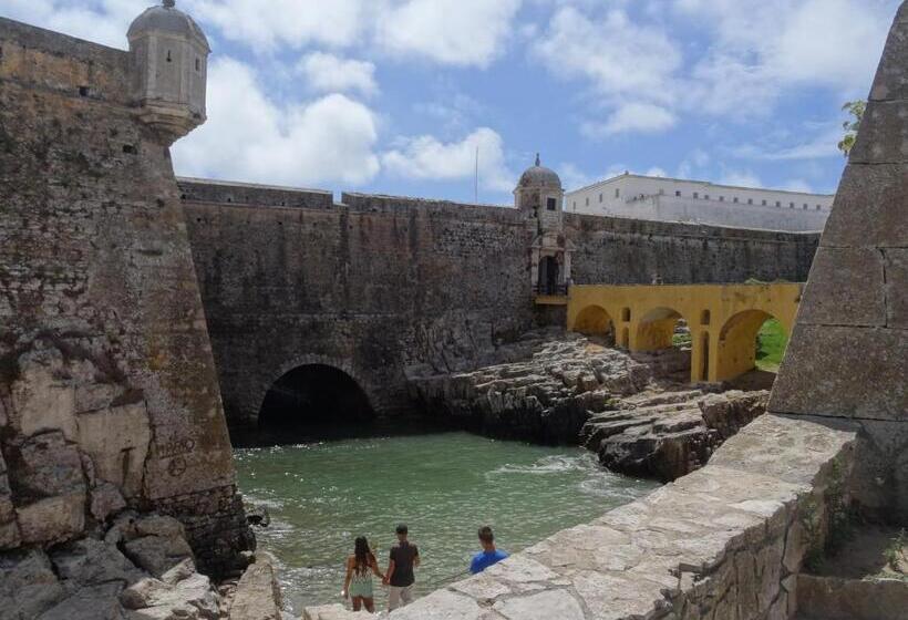 בית מלון כפרי Captains Log House