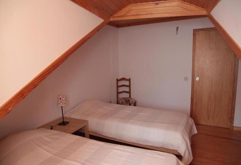 Отель Casa Das Tias