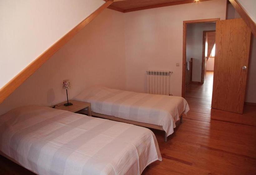 Отель Casa Das Tias