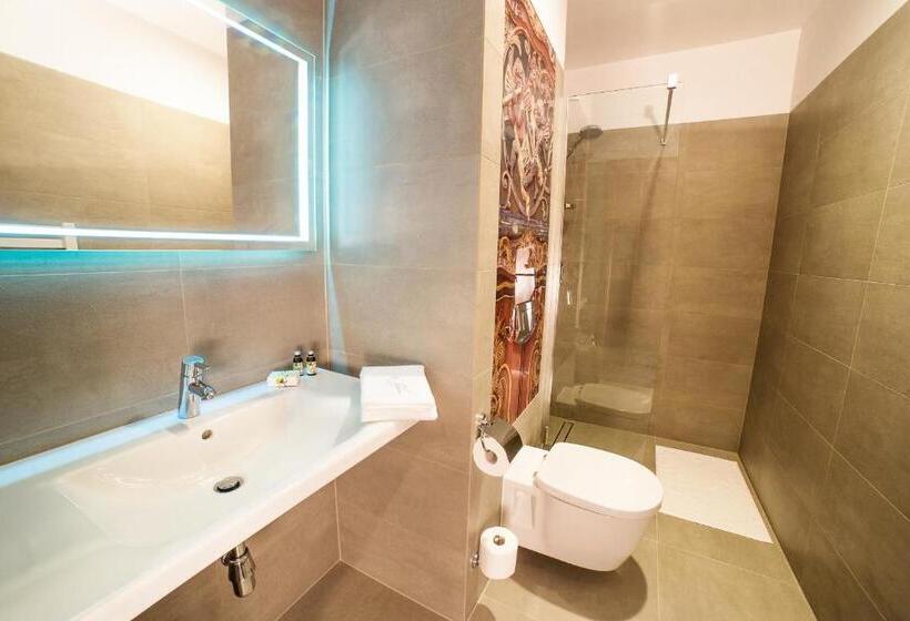 Отель Celestin Residence