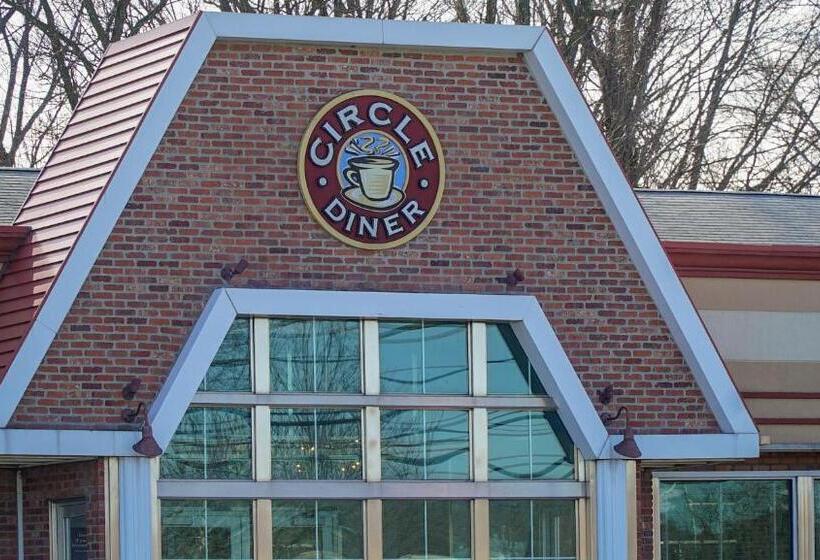 Circle Hotel Fairfield