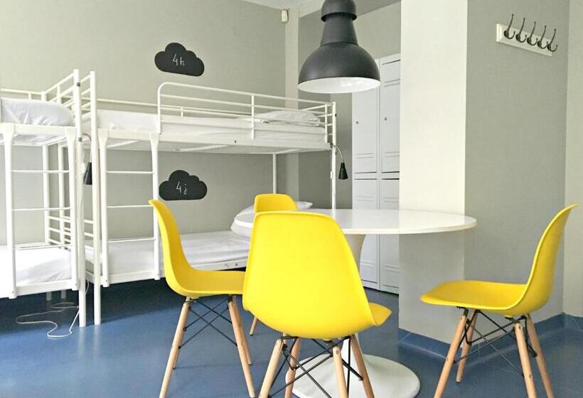 ホテル Cloud Hostel