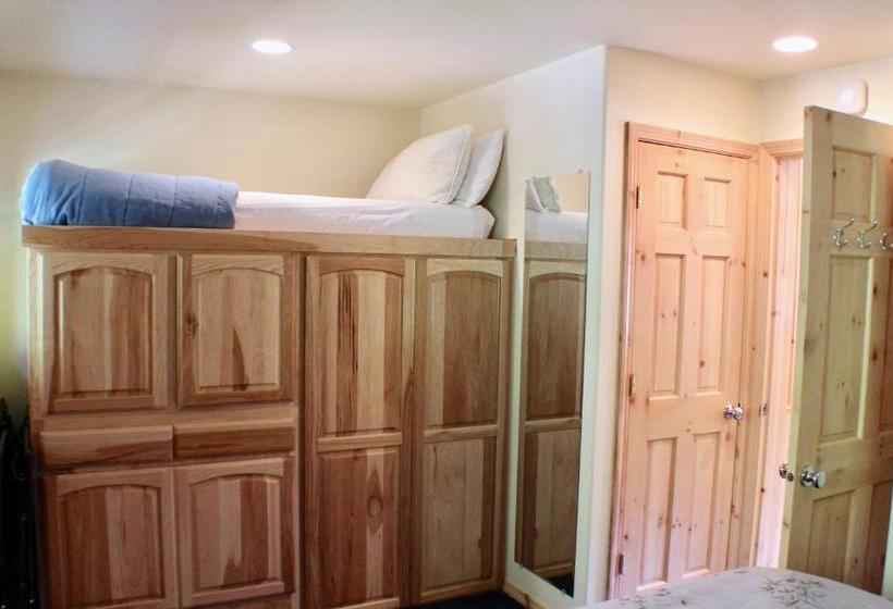 Hotel Crystal Chalets Condominiums