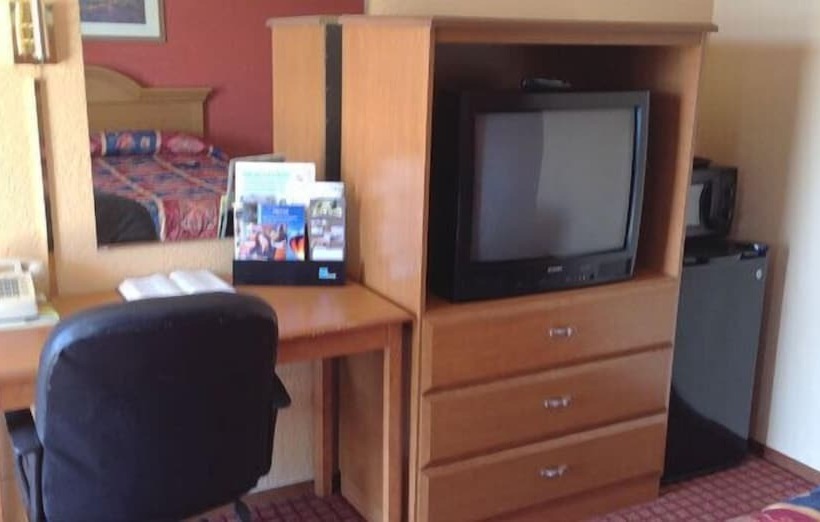 فندق Dequeen Courtyard Inn