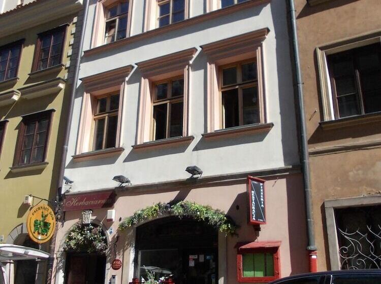 ホテル Duval Serviced Apartments