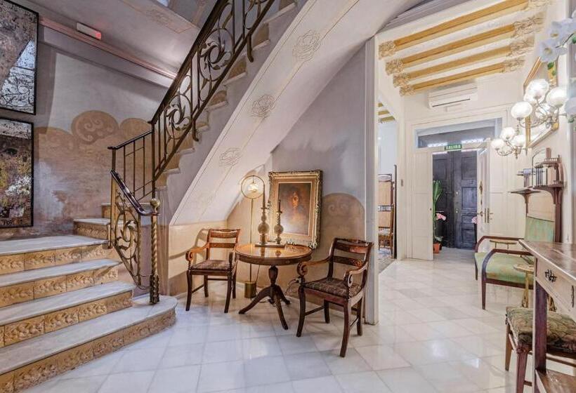 فندق El Petit Palauet