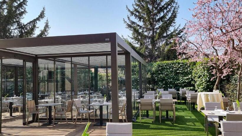 ホテル Erhardt Panzió