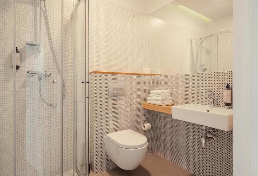 هتل Faros Gdansk Airport