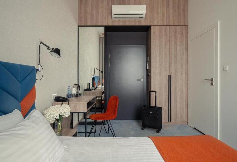 هتل Faros Gdansk Airport