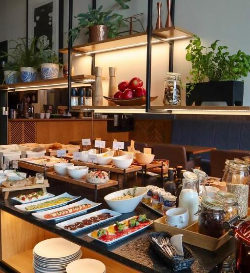 هتل Faros Gdansk Airport