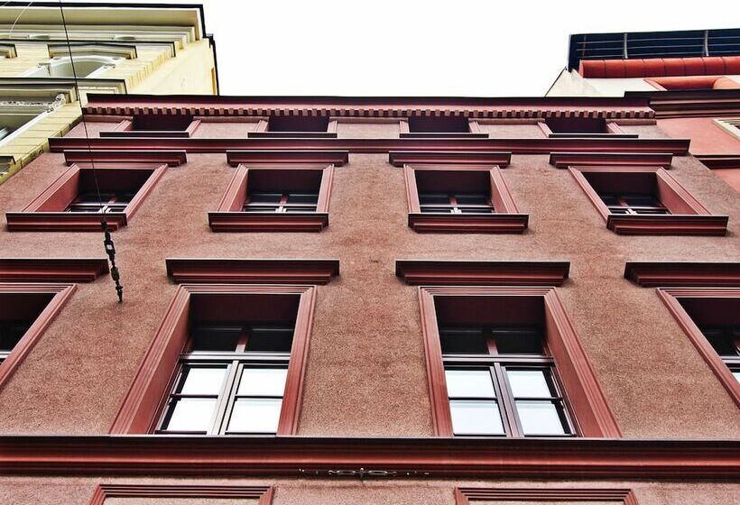 هتل Five Stars Bed&breakfast