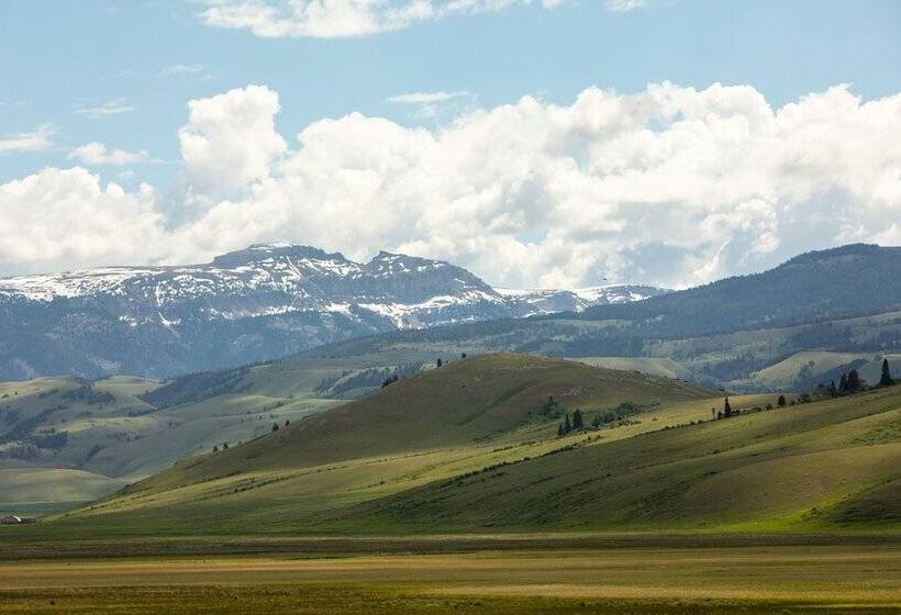 فندق Flat Creek Inn