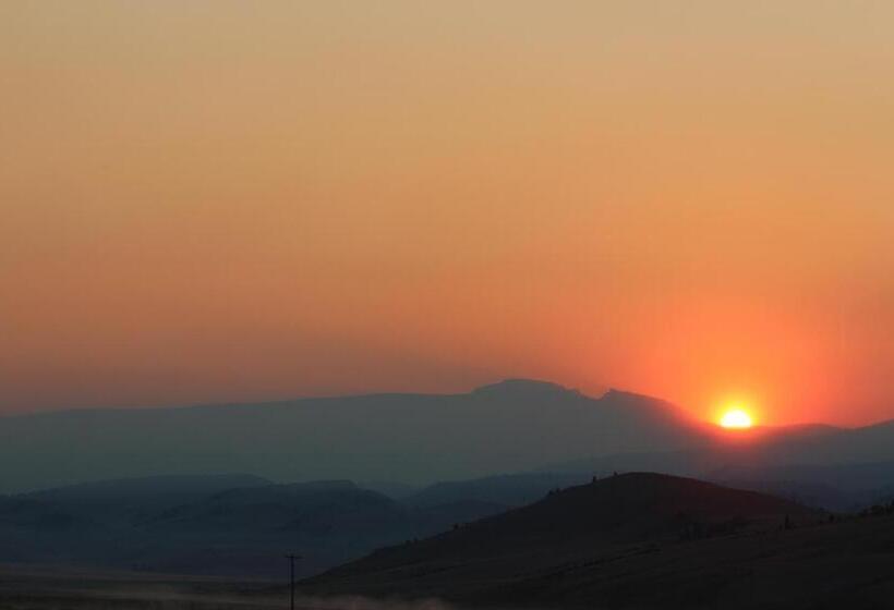 فندق Flat Creek Inn