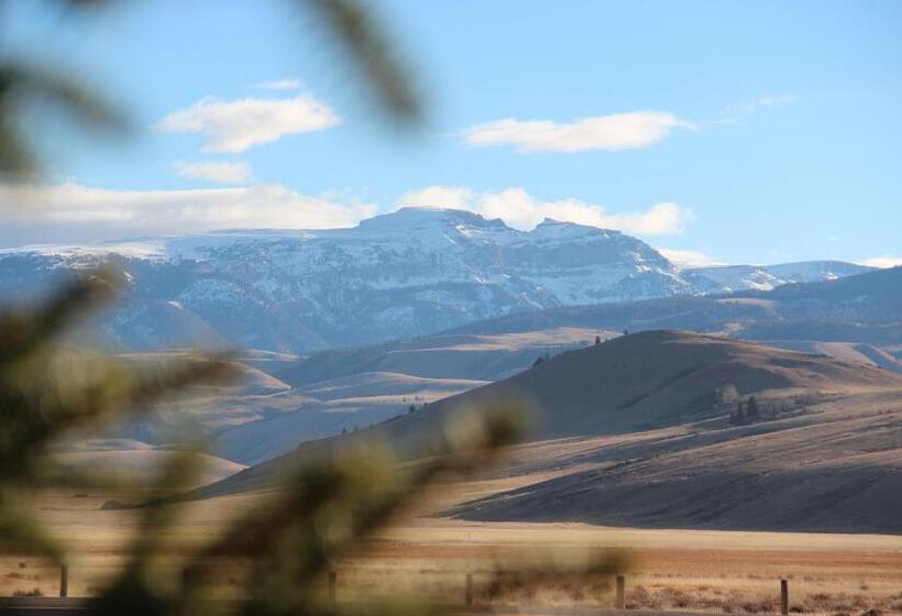 فندق Flat Creek Inn