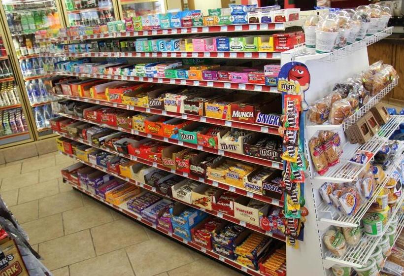 فندق Flat Creek Inn