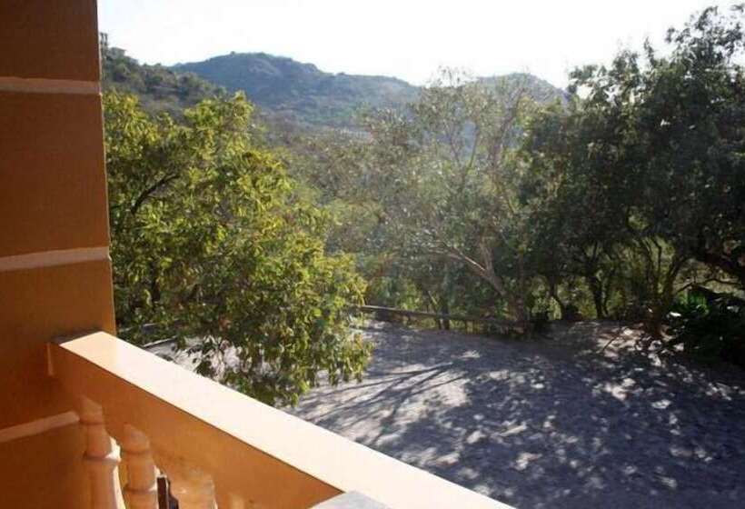 호텔 Fumanekile Lodge