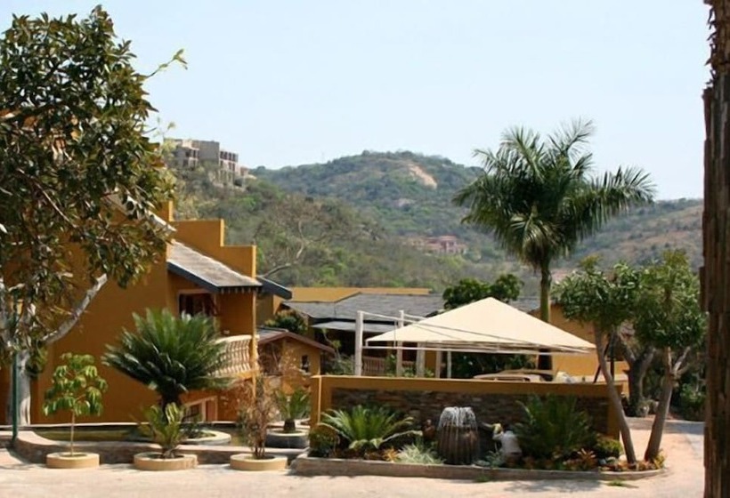 호텔 Fumanekile Lodge