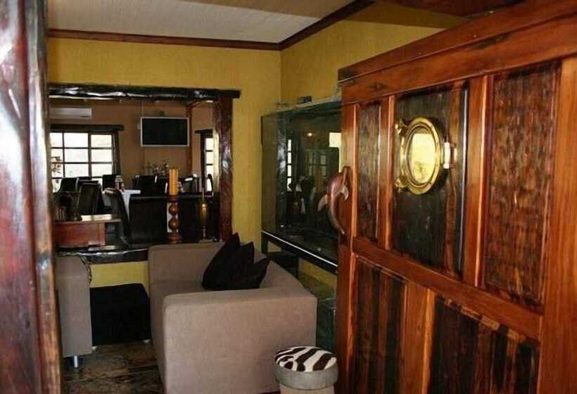 호텔 Fumanekile Lodge