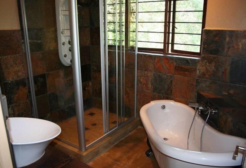 호텔 Fumanekile Lodge