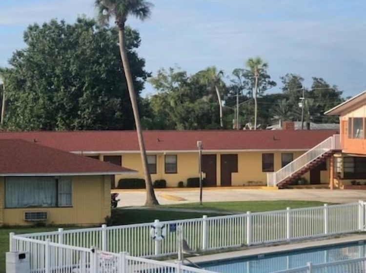 בית מלון כפרי Heritage Inn