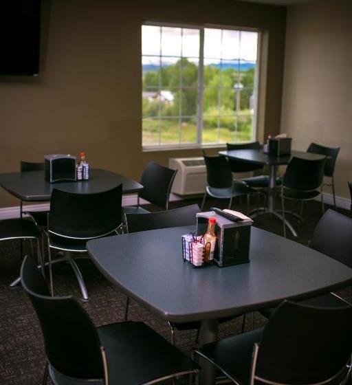 فندق High Country Suites