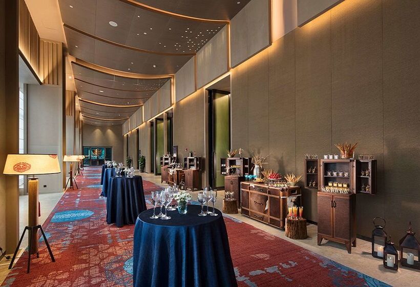 Отель Hilton Jiuzhaigou Resort