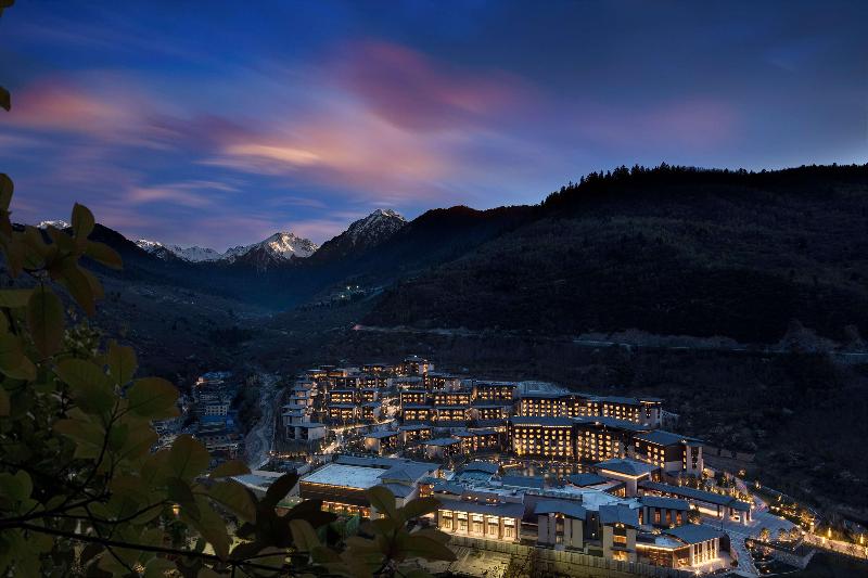 Отель Hilton Jiuzhaigou Resort