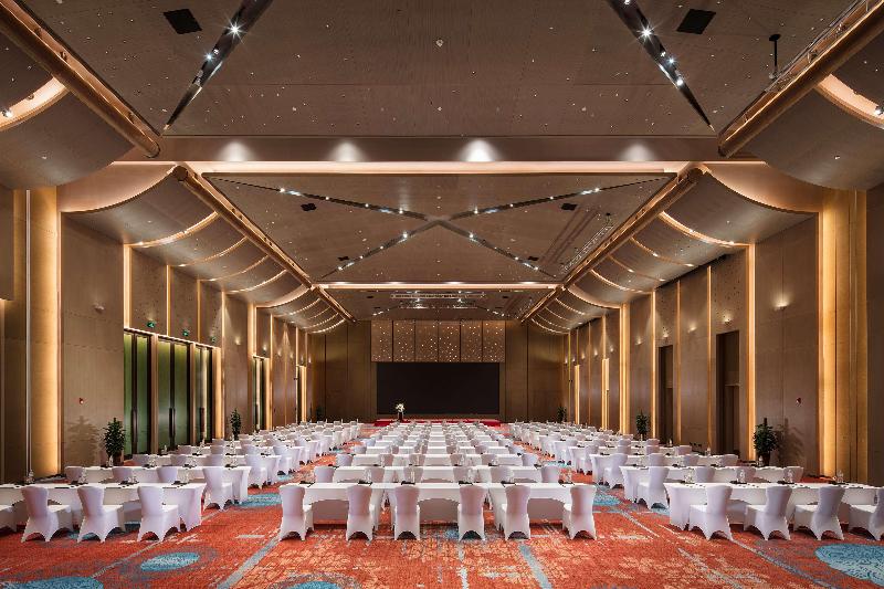 Отель Hilton Jiuzhaigou Resort