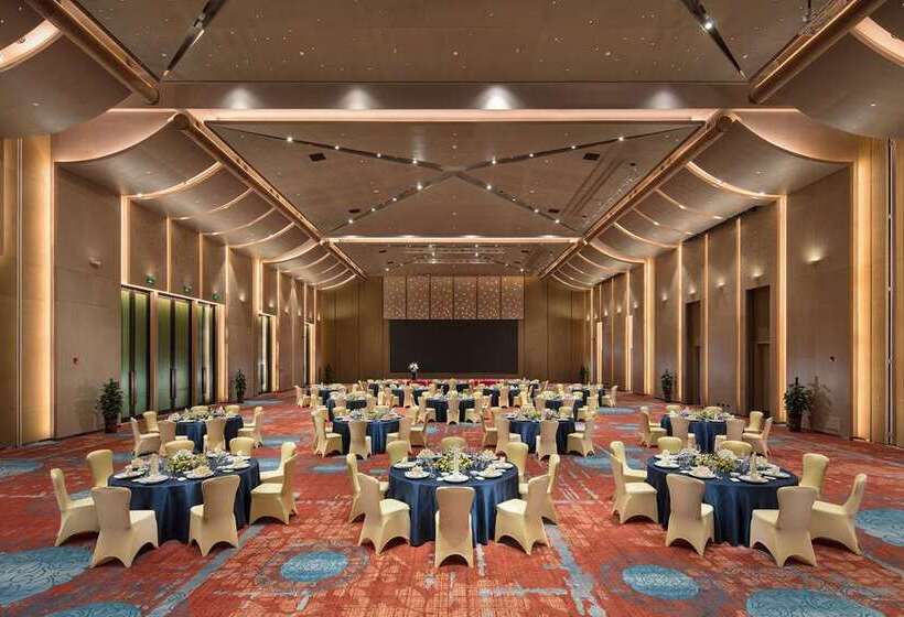 Отель Hilton Jiuzhaigou Resort