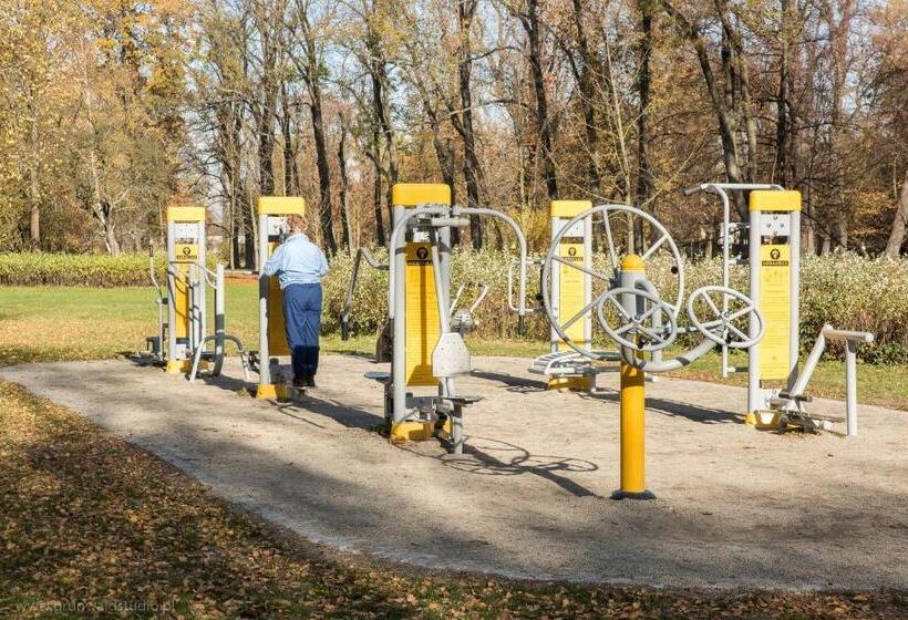 ホテル I Restauracja Brochów