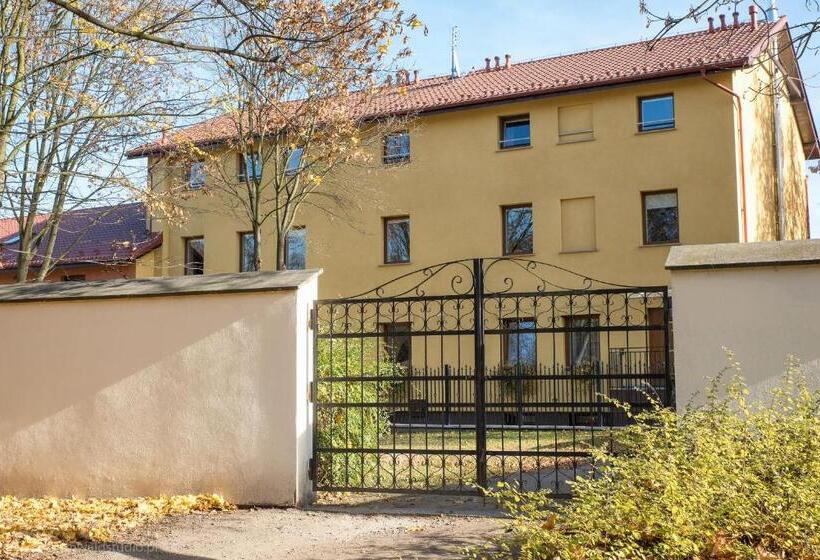 ホテル I Restauracja Brochów