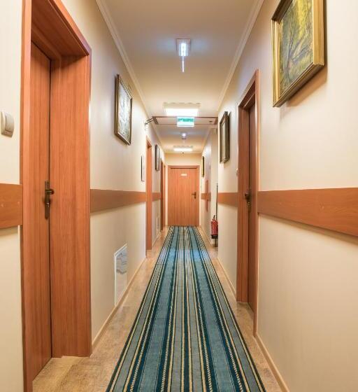 فندق I Restauracja Brochów