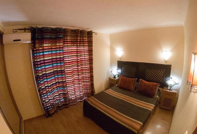 Отель Inn Seventies Cheap And Chic