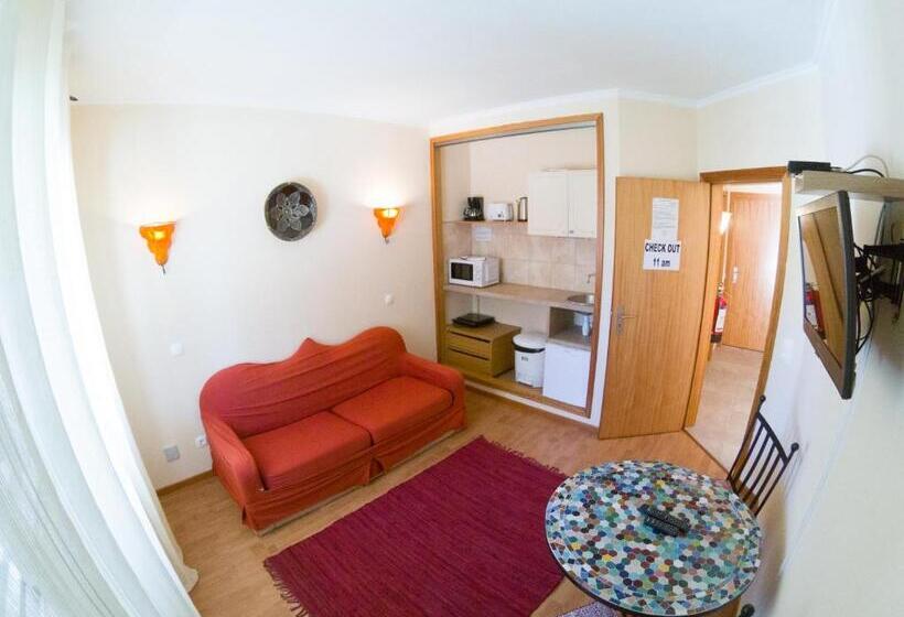 Отель Inn Seventies Cheap And Chic