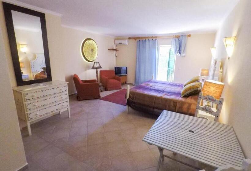 Отель Inn Seventies Cheap And Chic