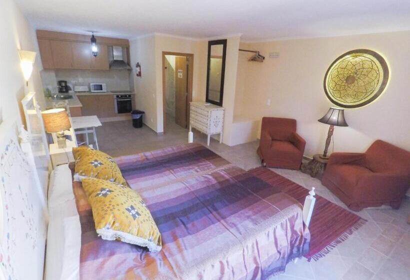 Отель Inn Seventies Cheap And Chic