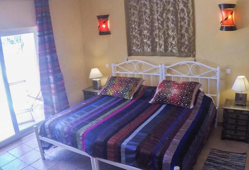 Отель Inn Seventies Cheap And Chic