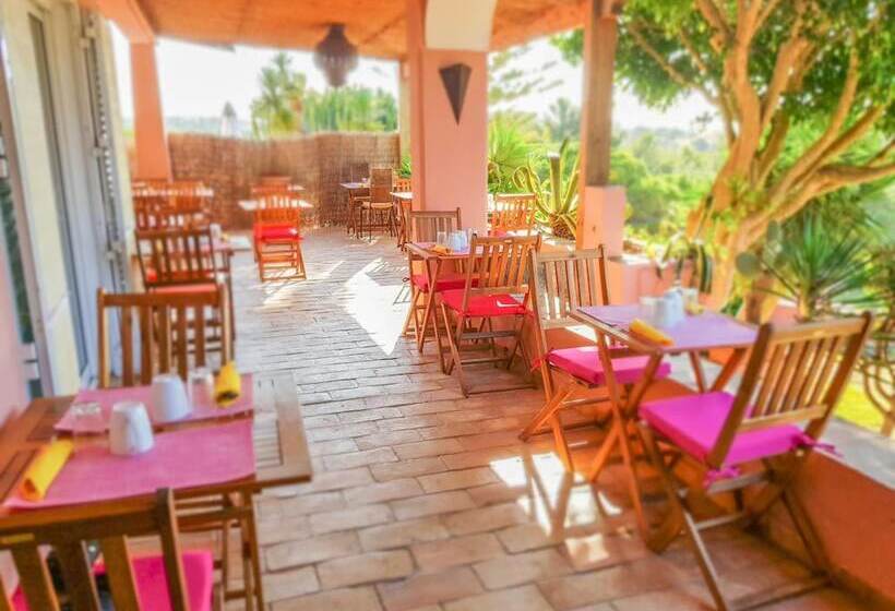 Отель Inn Seventies Cheap And Chic